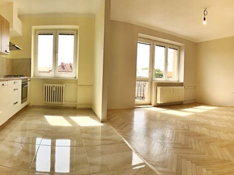 Pronájem bytu 2+kk s balkónem, 63 m², 17. listopadu, Pardubice
