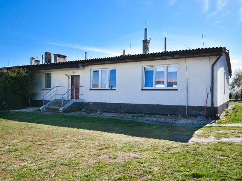 Prodej bytu, 3+kk, Chlumec nad Cidlinou – Kladruby