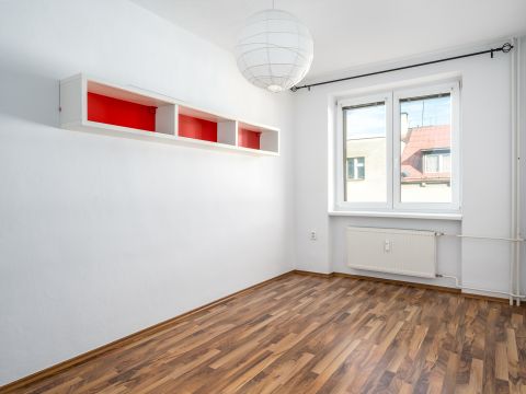 Pronájem bytu 3+1, ul. Teplého, Pardubice
