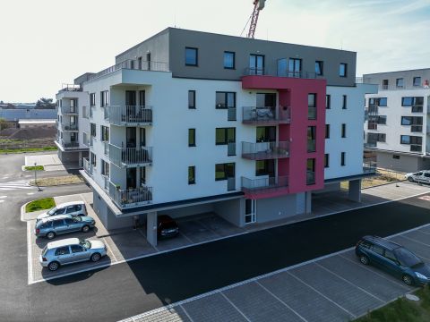 Pronájem bytu 2+kk, U Kasáren Dašice