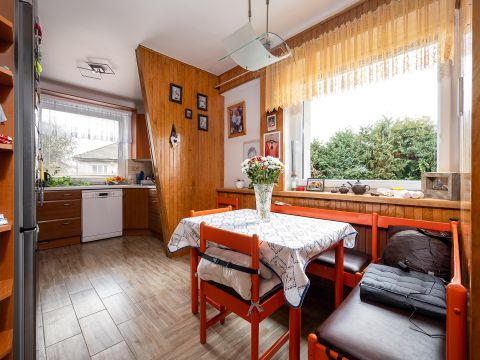 prodej-rodinneho-domu-stavbaru-sezemice