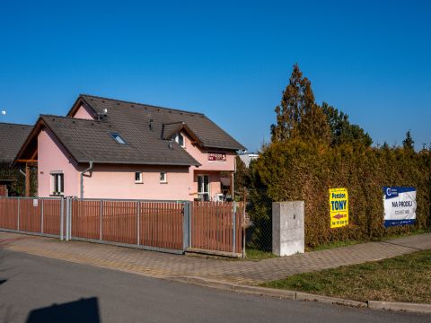 prodej-penzionu-lazne-bohdanec