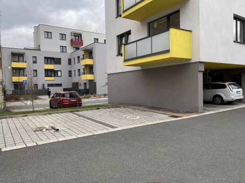 pronájem parkovacího stání v centru